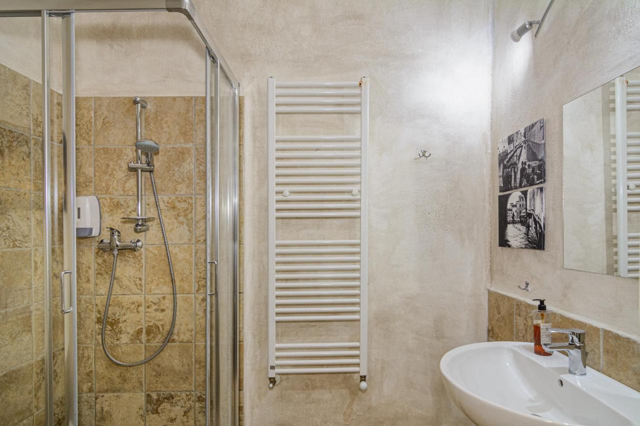 B&B Relais Inn Λούκα Εξωτερικό φωτογραφία